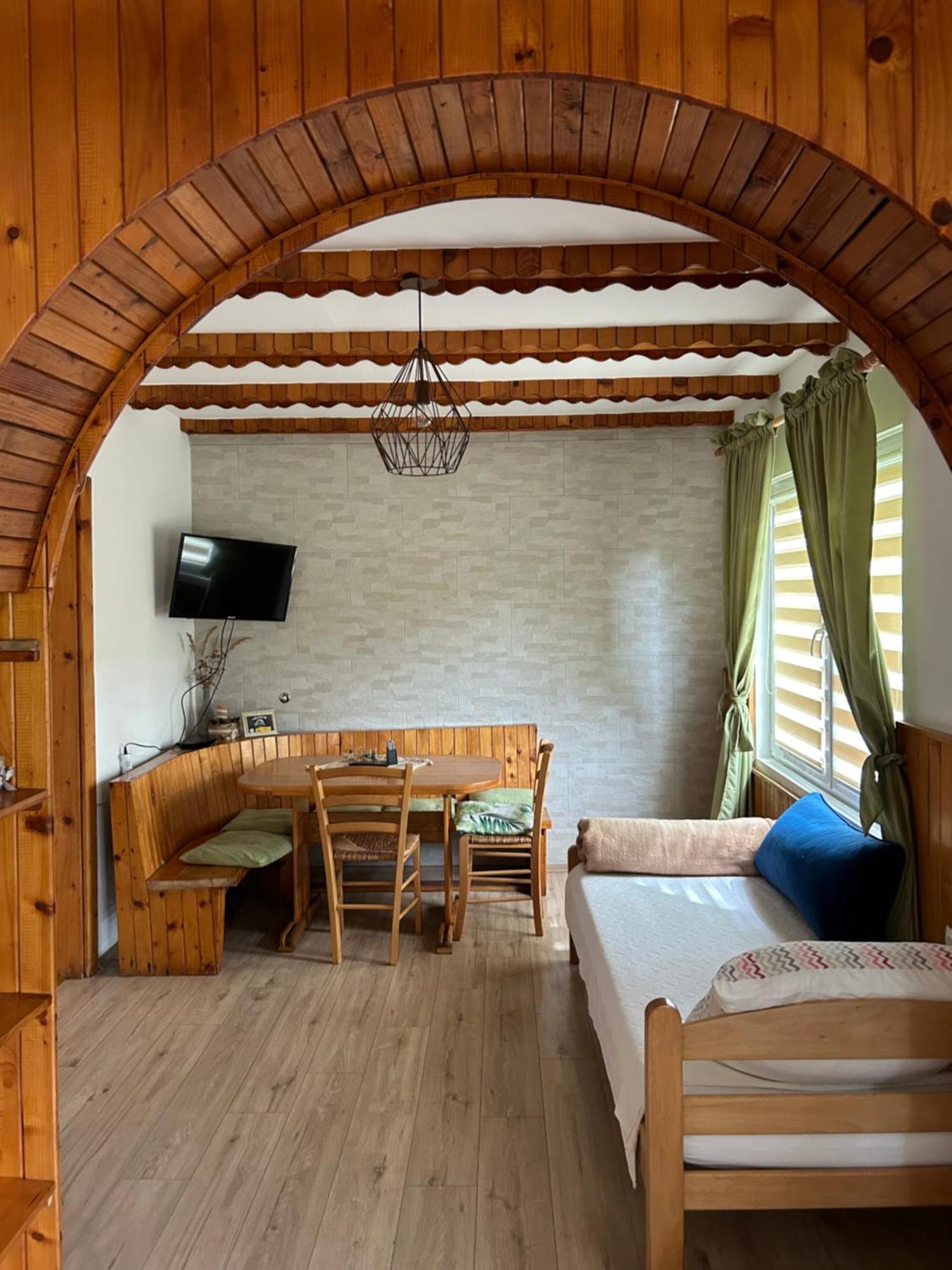 Apartments Celopek Licko Petrovo Selo ภายนอก รูปภาพ