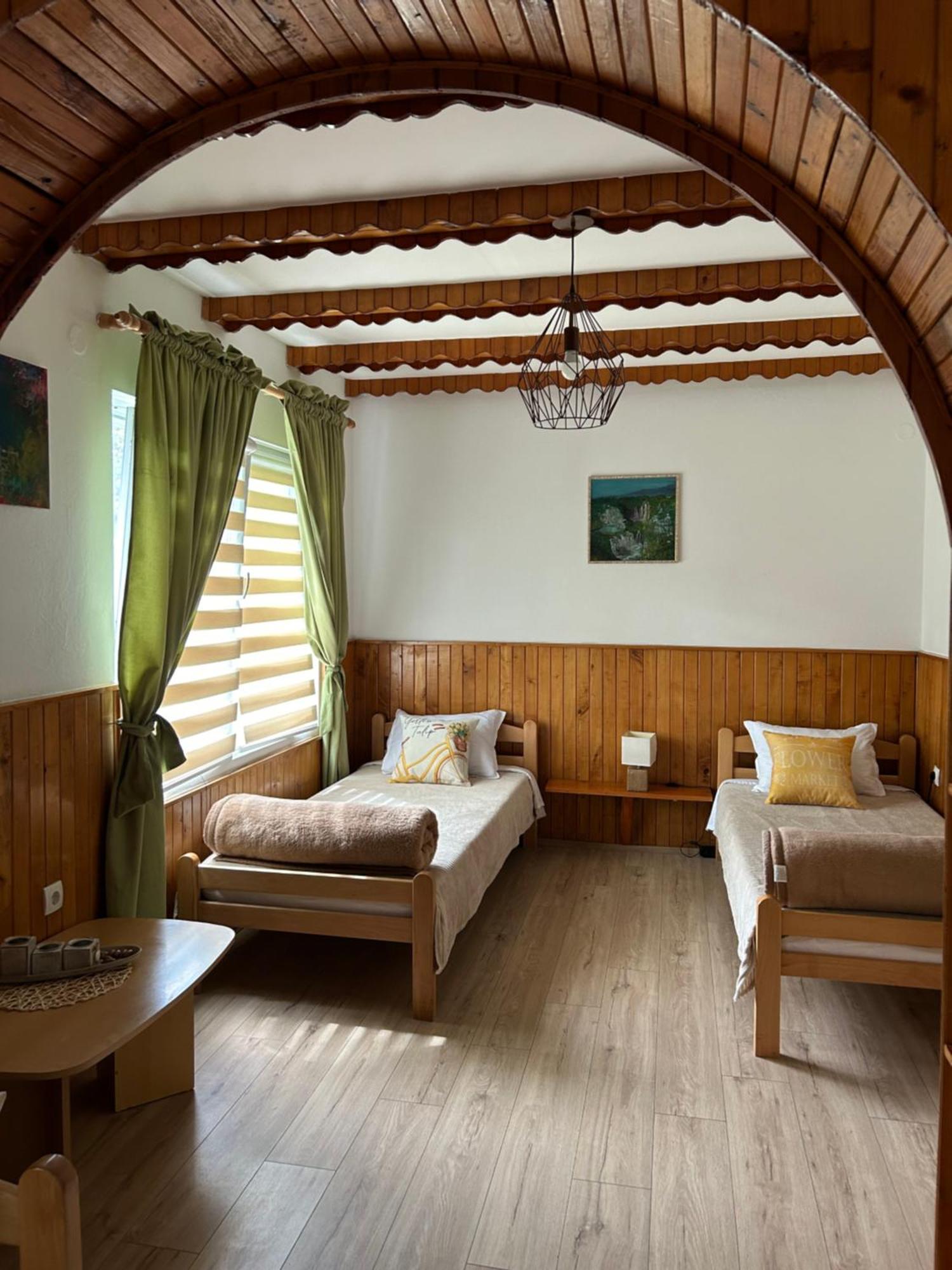 Apartments Celopek Licko Petrovo Selo ภายนอก รูปภาพ